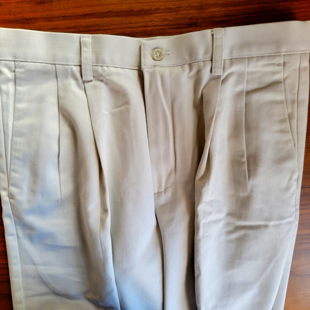 Dockers Pleated Classic Fit Waist 32 Length 30